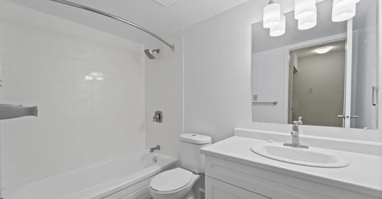 100 Mcfarlane Avenue, Chatham-Kent, ON, N7L 2K4 - 7