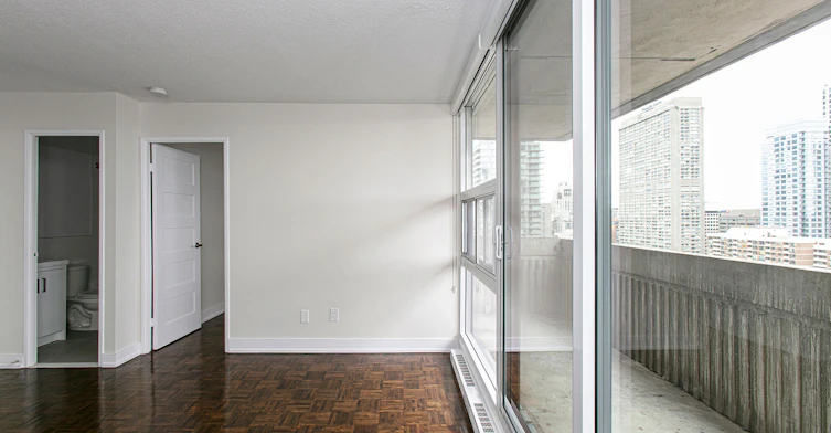 33 Isabella Street East, Toronto, ON, M4Y 2P7 - 4