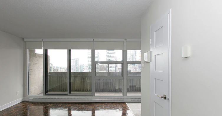 33 Isabella Street East, Toronto, ON, M4Y 2P7 - 4