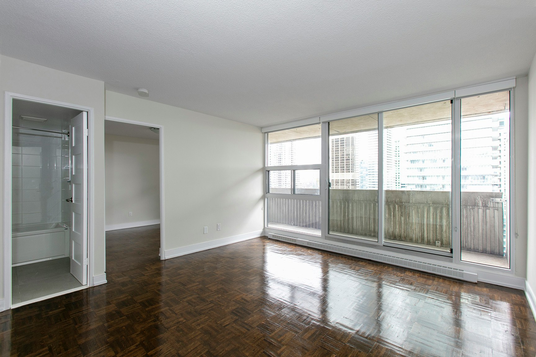 33 Isabella Street East, Toronto, ON, M4Y 2P7 - 3