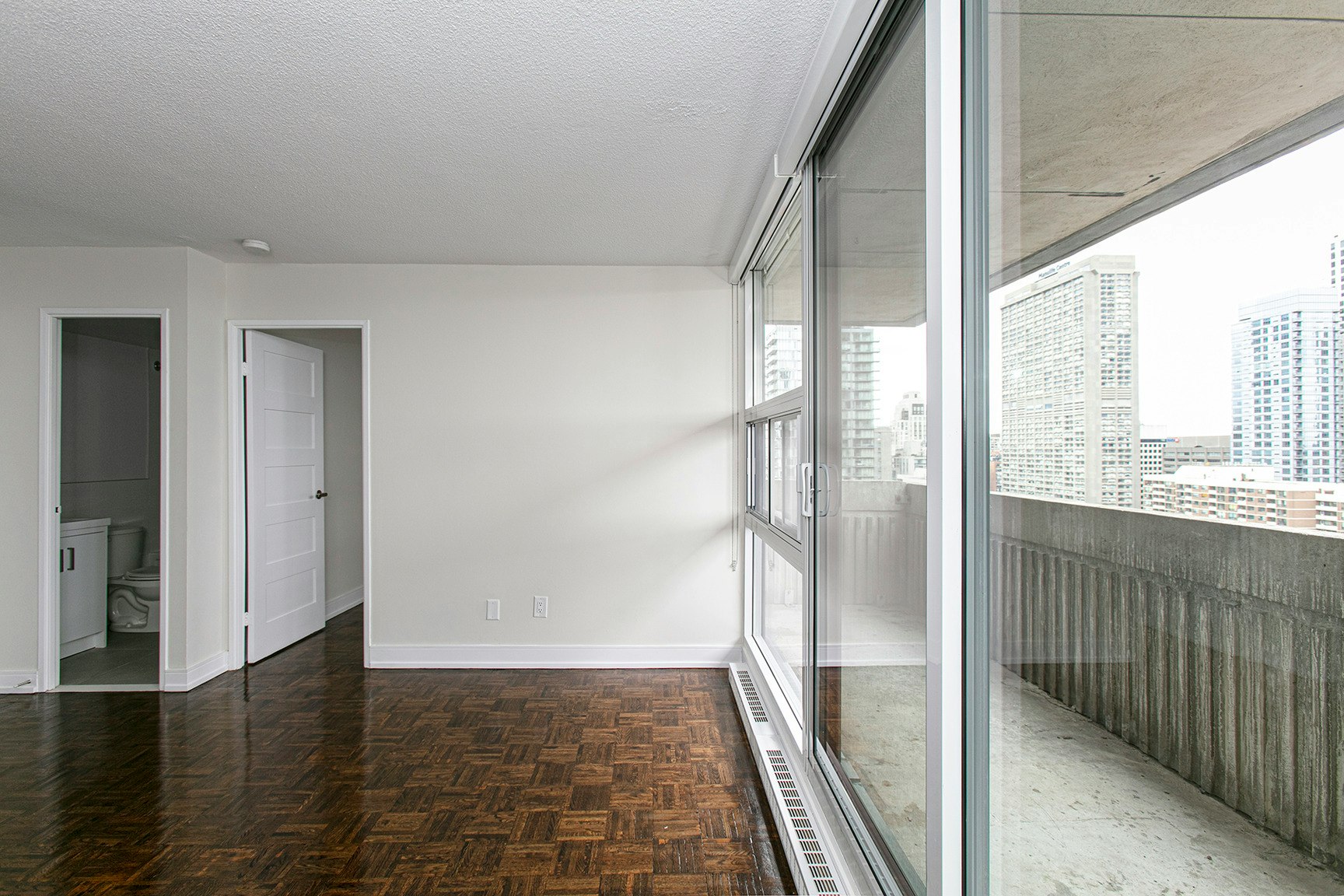 33 Isabella Street East, Toronto, ON, M4Y 2P7 - 4