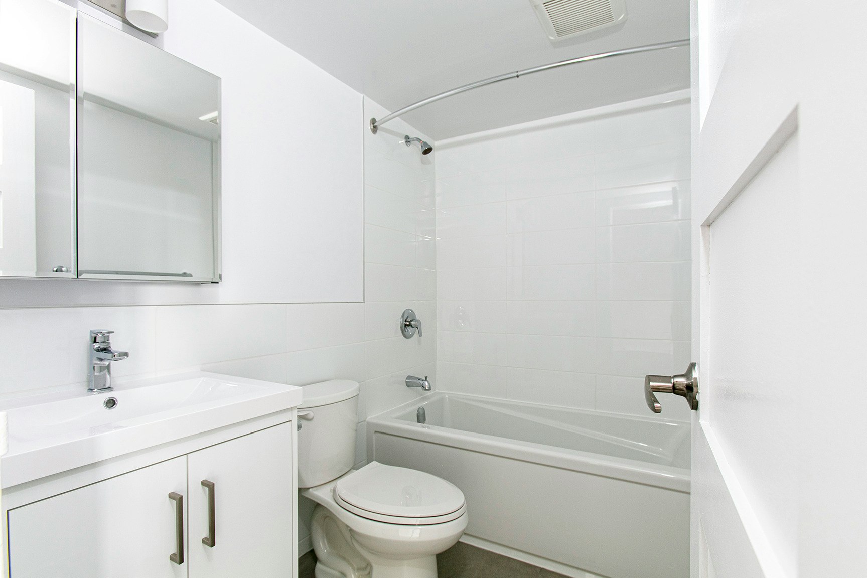 33 Isabella Street East, Toronto, ON, M4Y 2P7 - 7