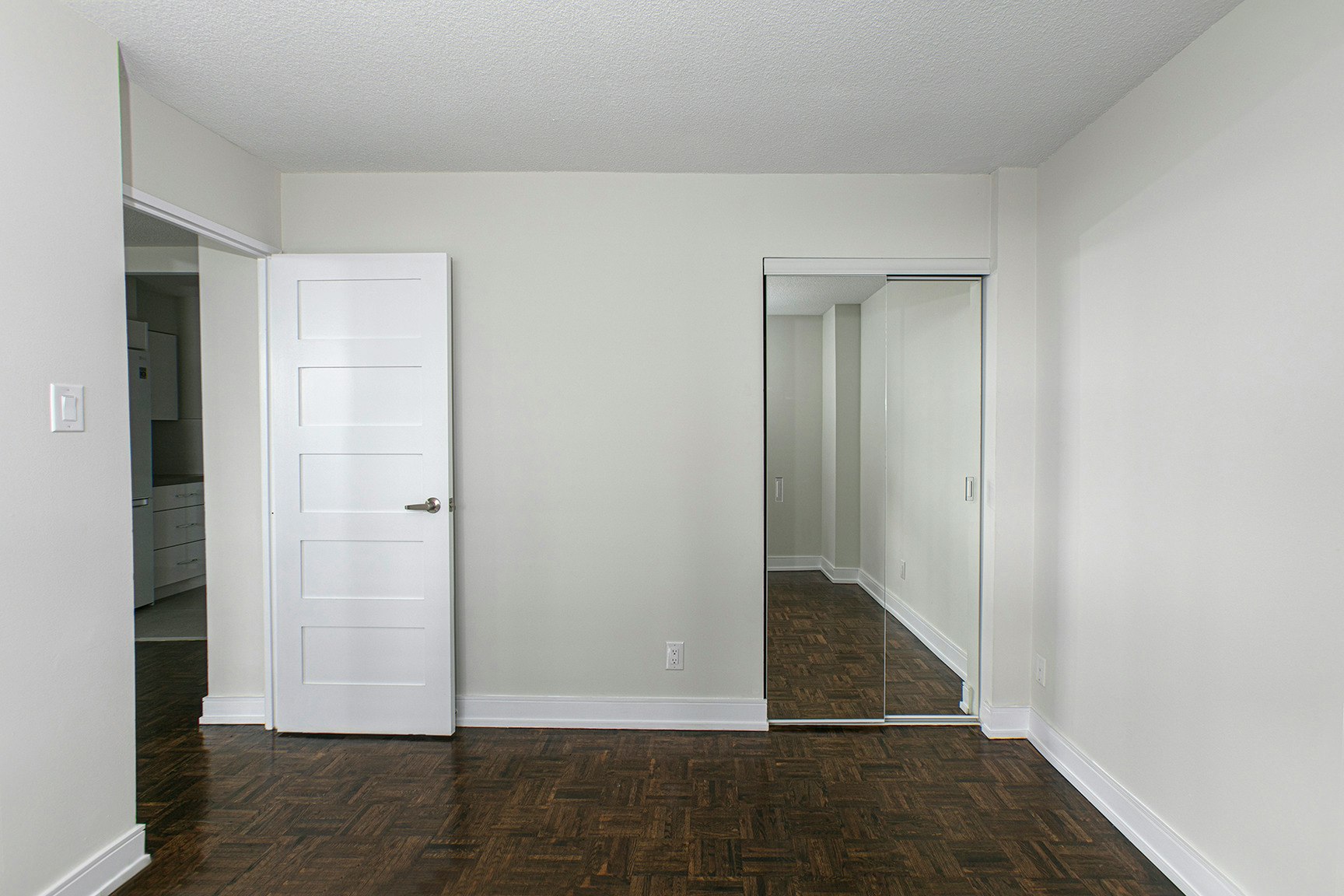 33 Isabella Street East, Toronto, ON, M4Y 2P7 - 6