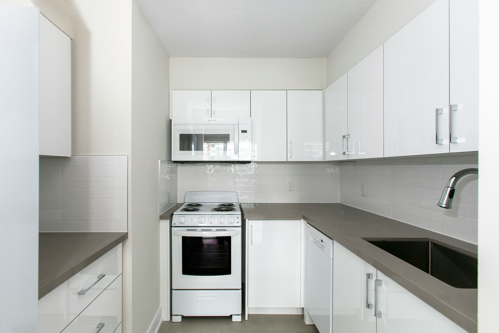 33 Isabella Street East, Toronto, ON, M4Y 2P7