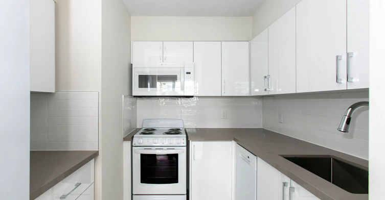 33 Isabella Street East, Toronto, ON, M4Y 2P7