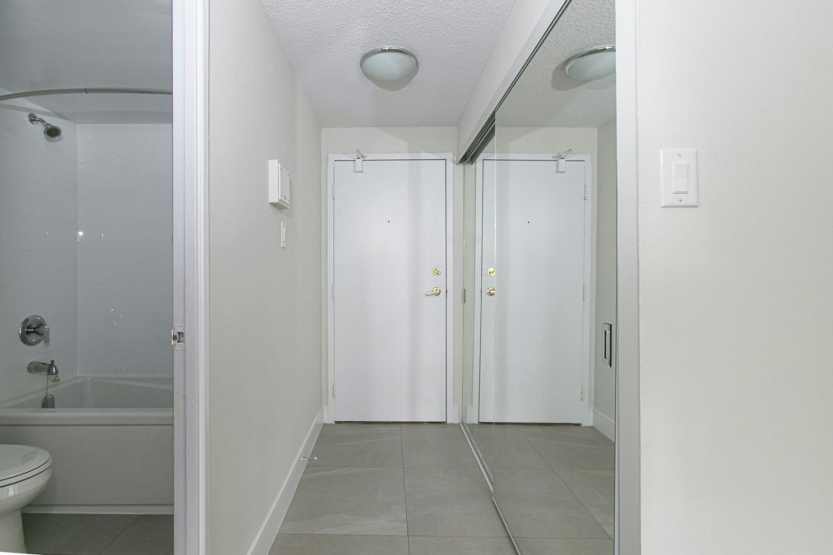 33 Isabella Street East, Toronto, ON, M4Y 2P7 - 7