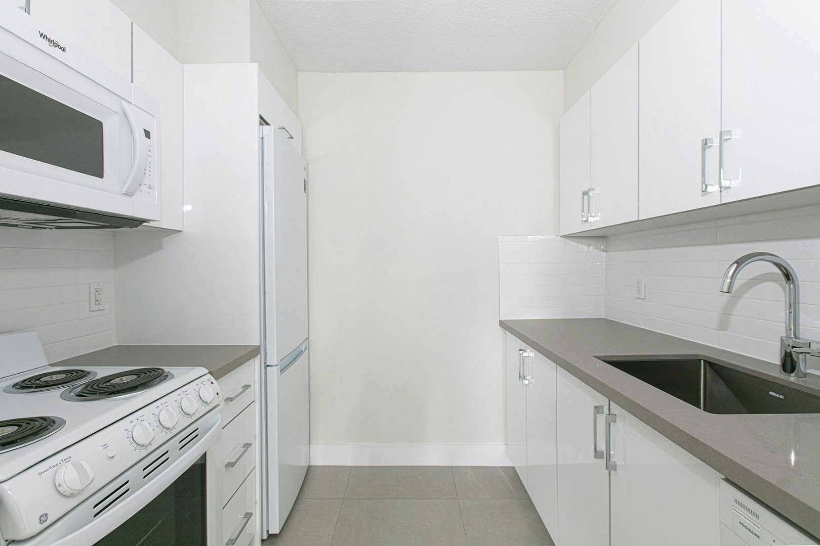 33 Isabella Street East, Toronto, ON, M4Y 2P7 - 3