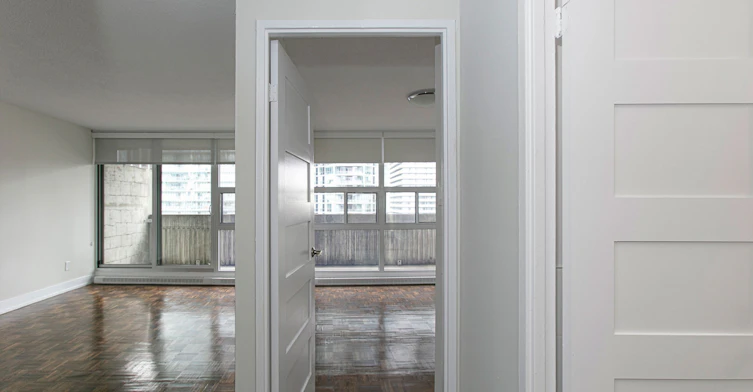 33 Isabella Street East, Toronto, ON, M4Y 2P7 - 2