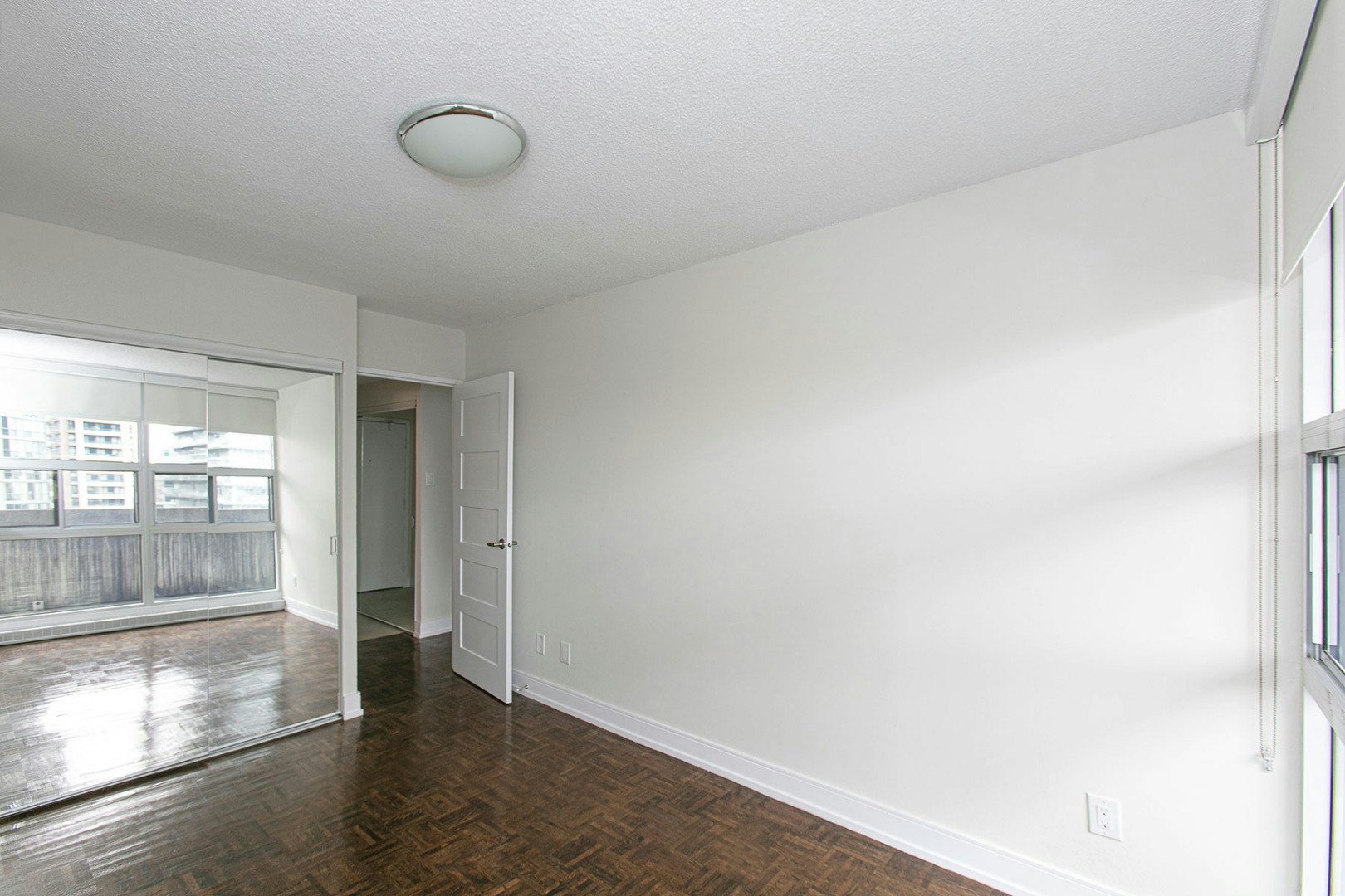 33 Isabella Street East, Toronto, ON, M4Y 2P7 - 4