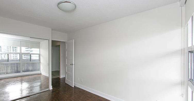 33 Isabella Street East, Toronto, ON, M4Y 2P7 - 4