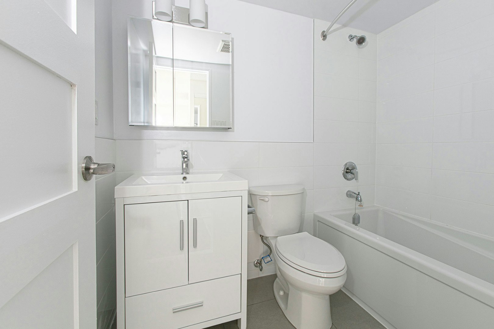 33 Isabella Street East, Toronto, ON, M4Y 2P7 - 6