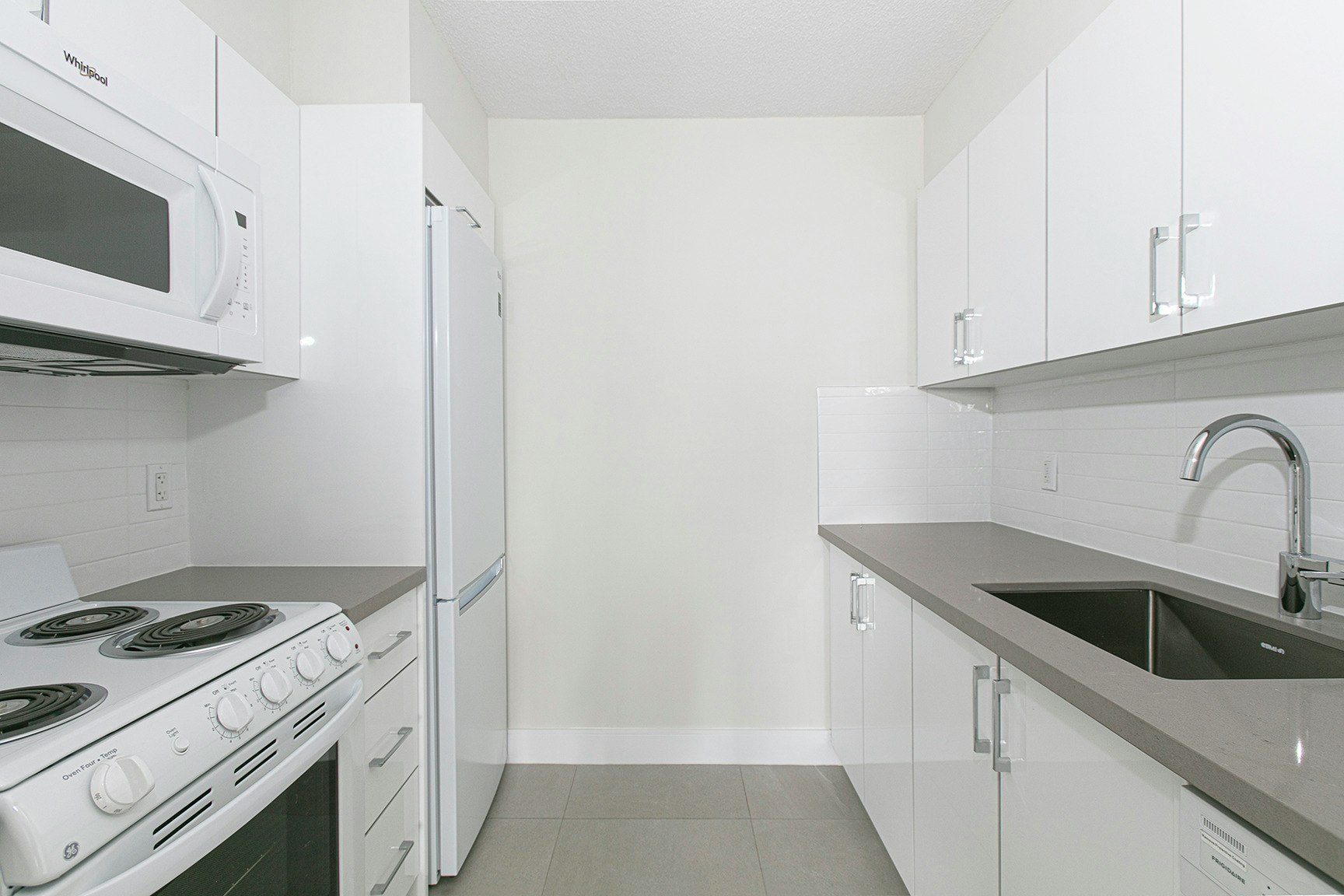 33 Isabella Street East, Toronto, ON, M4Y 2P7