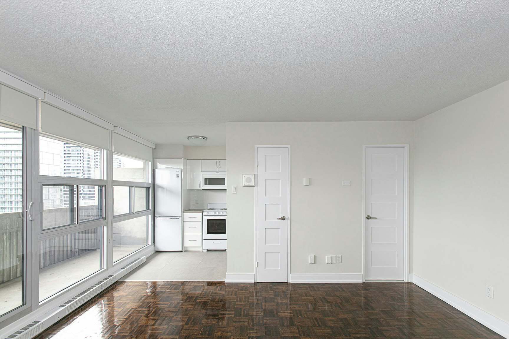33 Isabella Street East, Toronto, ON, M4Y 2P7 - 2