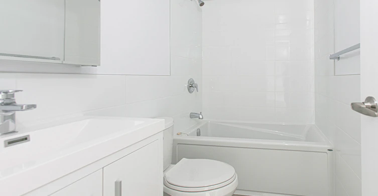 33 Isabella Street East, Toronto, ON, M4Y 2P7 - 4