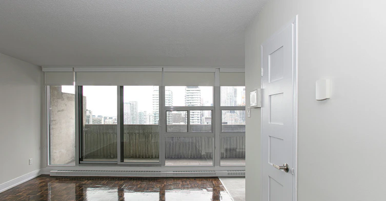 33 Isabella Street East, Toronto, ON, M4Y 2P7