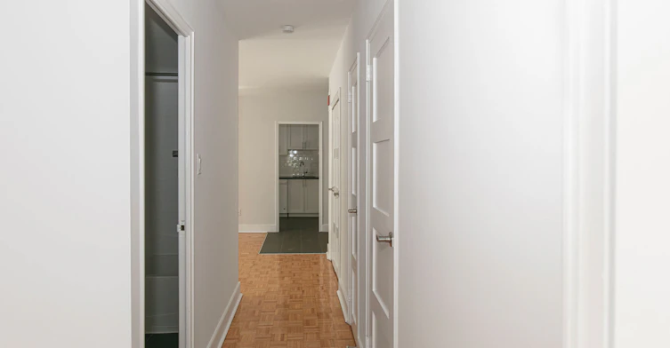 10 Shallmar Boulevard, Toronto, ON, M5N 1J4 - 5