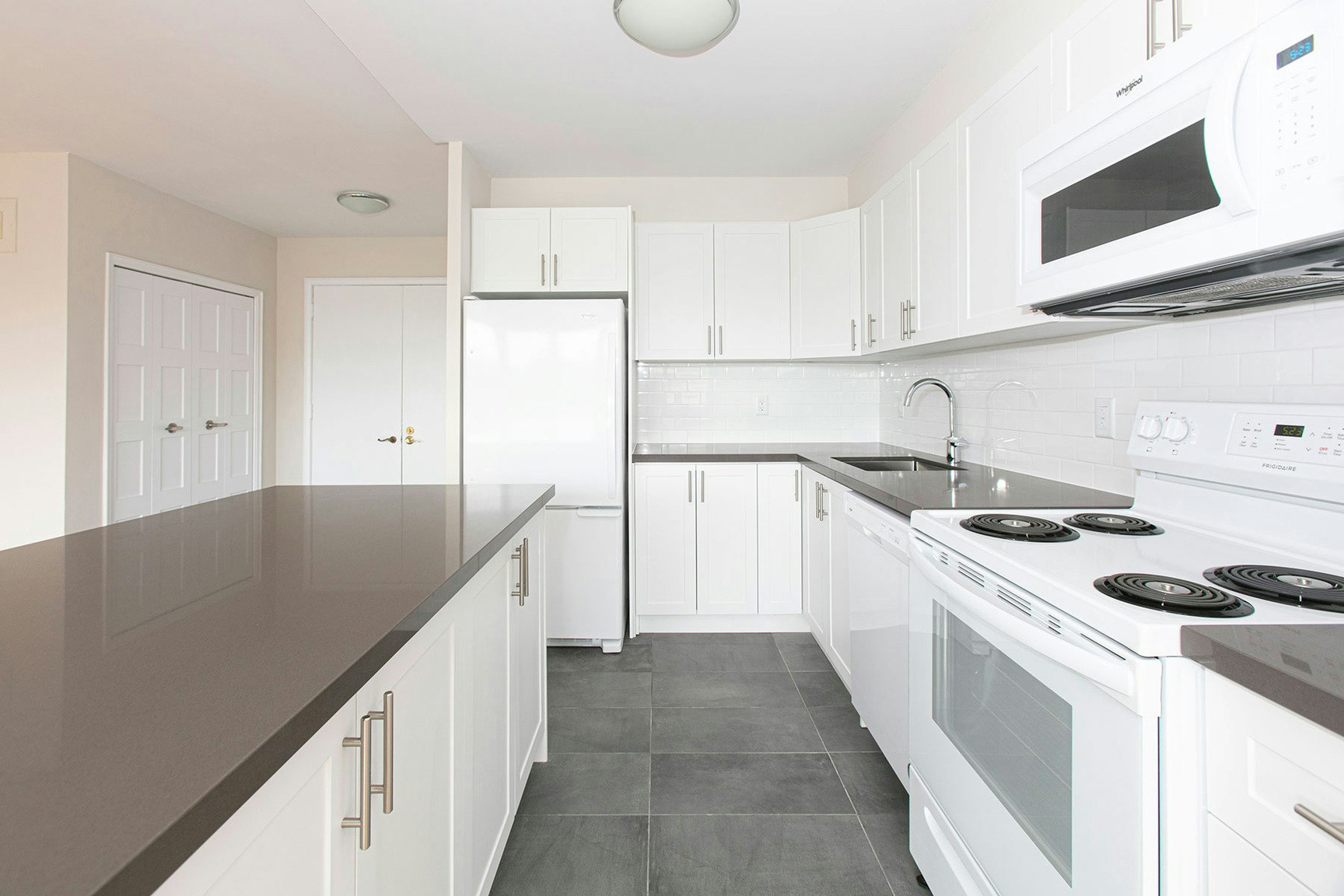 10 Shallmar Boulevard, Toronto, ON, M5N 1J4 - 5