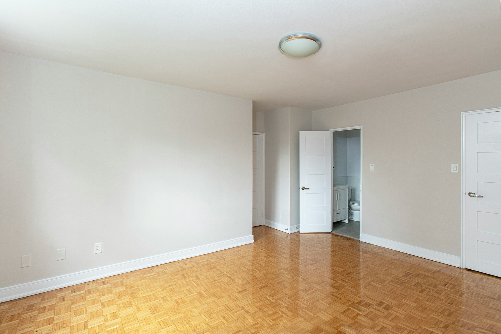 10 Shallmar Boulevard, Toronto, ON, M5N 1J4 - 10