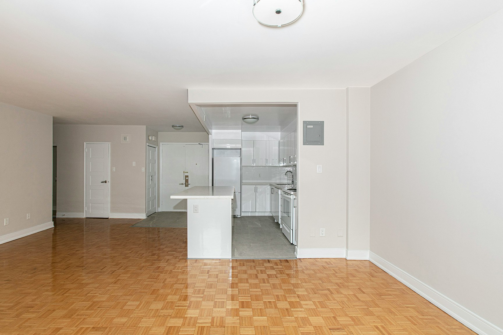 10 Shallmar Boulevard, Toronto, ON, M5N 1J4 - 3