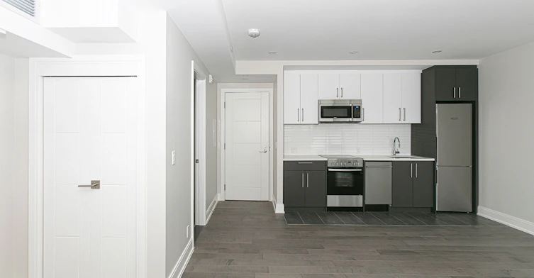 11 Walmer Road, Toronto, ON, M5R 2W9