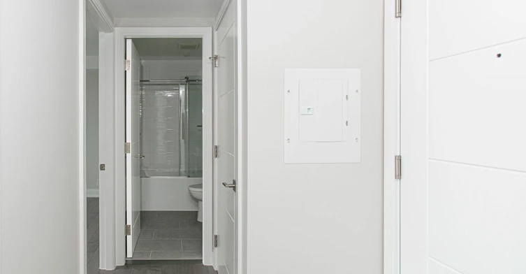 11 Walmer Road, Toronto, ON, M5R 2W9 - 11