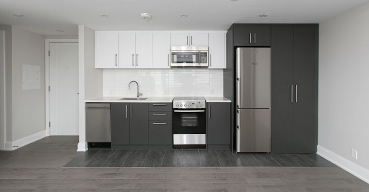 11 Walmer Road, Toronto, ON, M5R 2W9