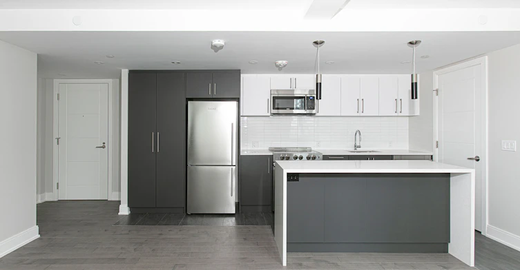11 Walmer Road, Toronto, ON, M5R 2W9 - 8
