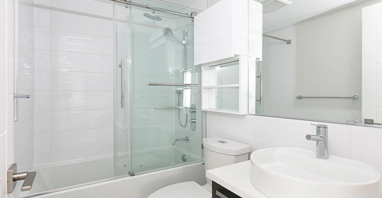 11 Walmer Road, Toronto, ON, M5R 2W9 - 2