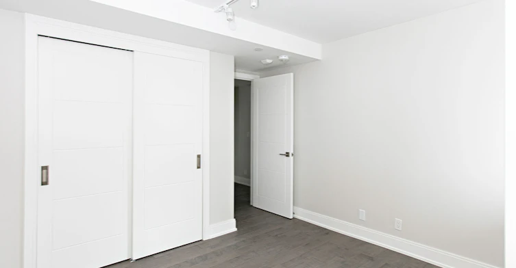 11 Walmer Road, Toronto, ON, M5R 2W9 - 4