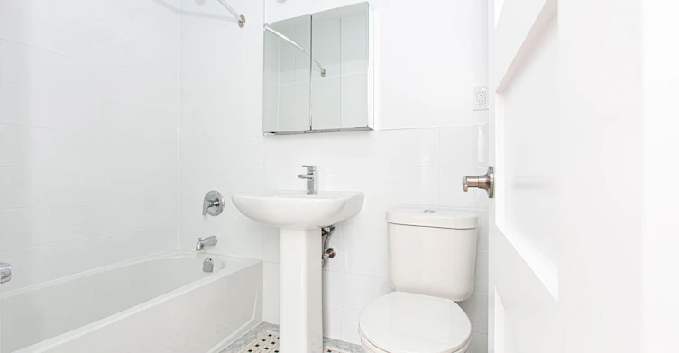 1291 Bayview Avenue, Toronto, ON, M4G 2Z9 - 10