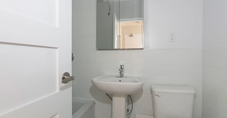1291 Bayview Avenue, Toronto, ON, M4G 2Z9 - 3