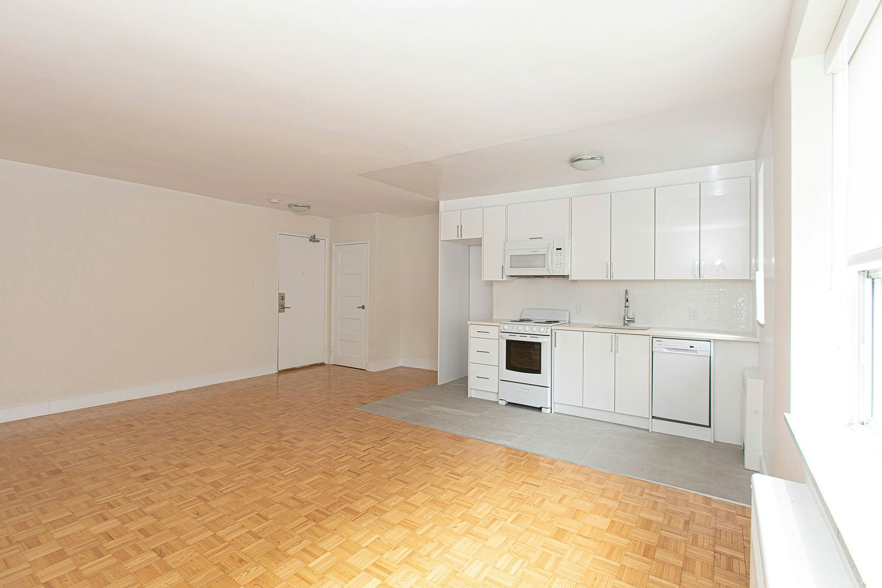 1291 Bayview Avenue, Toronto, ON, M4G 2Z9 - 3