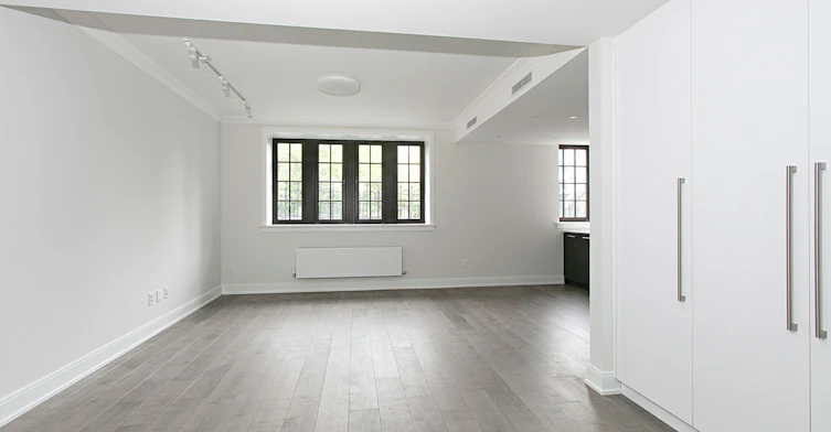 2 Clarendon Avenue, Toronto, ON, M4V 1H9 - 5