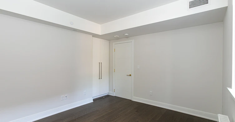 2 Clarendon Avenue, Toronto, ON, M4V 1H9 - 5
