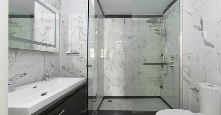 2 Clarendon Avenue, Toronto, ON, M4V 1H9 - 8