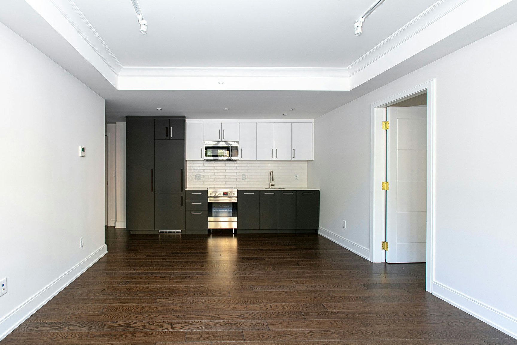 2 Clarendon Avenue, Toronto, ON, M4V 1H9 - 2