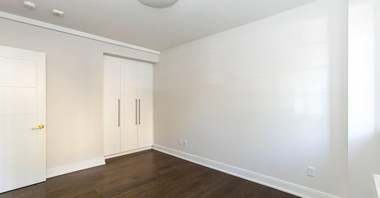 2 Clarendon Avenue, Toronto, ON, M4V 1H9 - 6