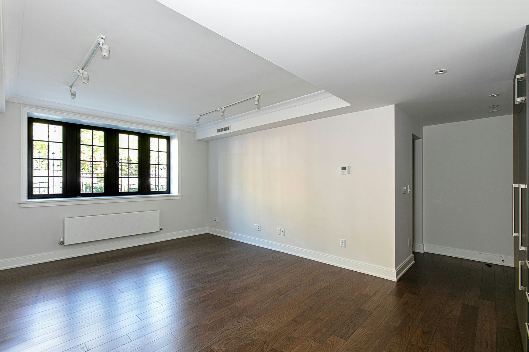 2 Clarendon Avenue, Toronto, ON, M4V 1H9 - 3