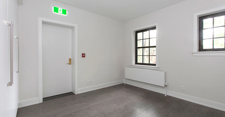 2 Clarendon Avenue, Toronto, ON, M4V 1H9 - 4
