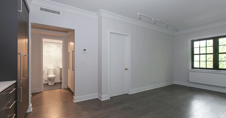2 Clarendon Avenue, Toronto, ON, M4V 1H9 - 3