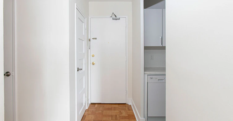 2 Grandstand Place, Toronto, ON, M4H 1E2