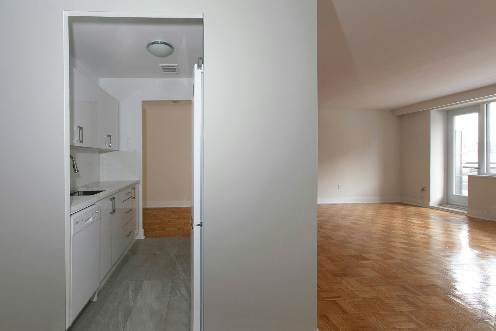 2 Grandstand Place, Toronto, ON, M4H 1E2 - 2