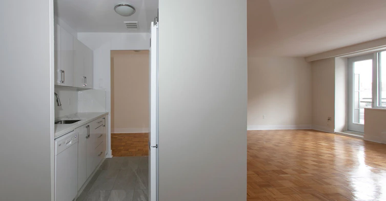 2 Grandstand Place, Toronto, ON, M4H 1E2 - 2