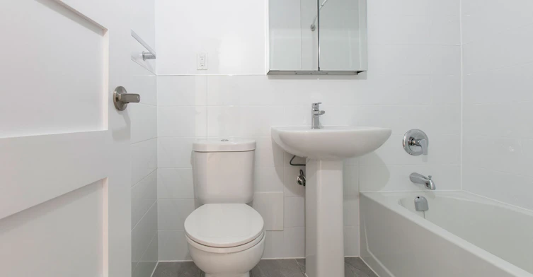 2 Grandstand Place, Toronto, ON, M4H 1E2 - 3