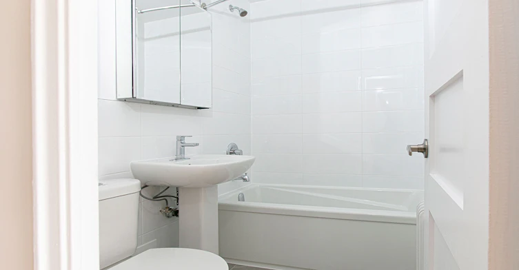2 Grandstand Place, Toronto, ON, M4H 1E2 - 9