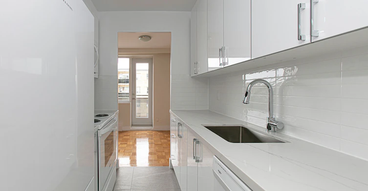 2 Grandstand Place, Toronto, ON, M4H 1E2 - 3