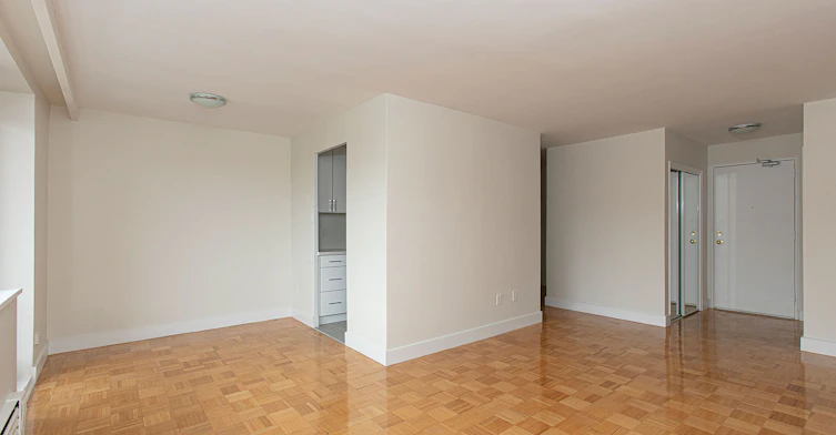 2 Grandstand Place, Toronto, ON, M4H 1E2