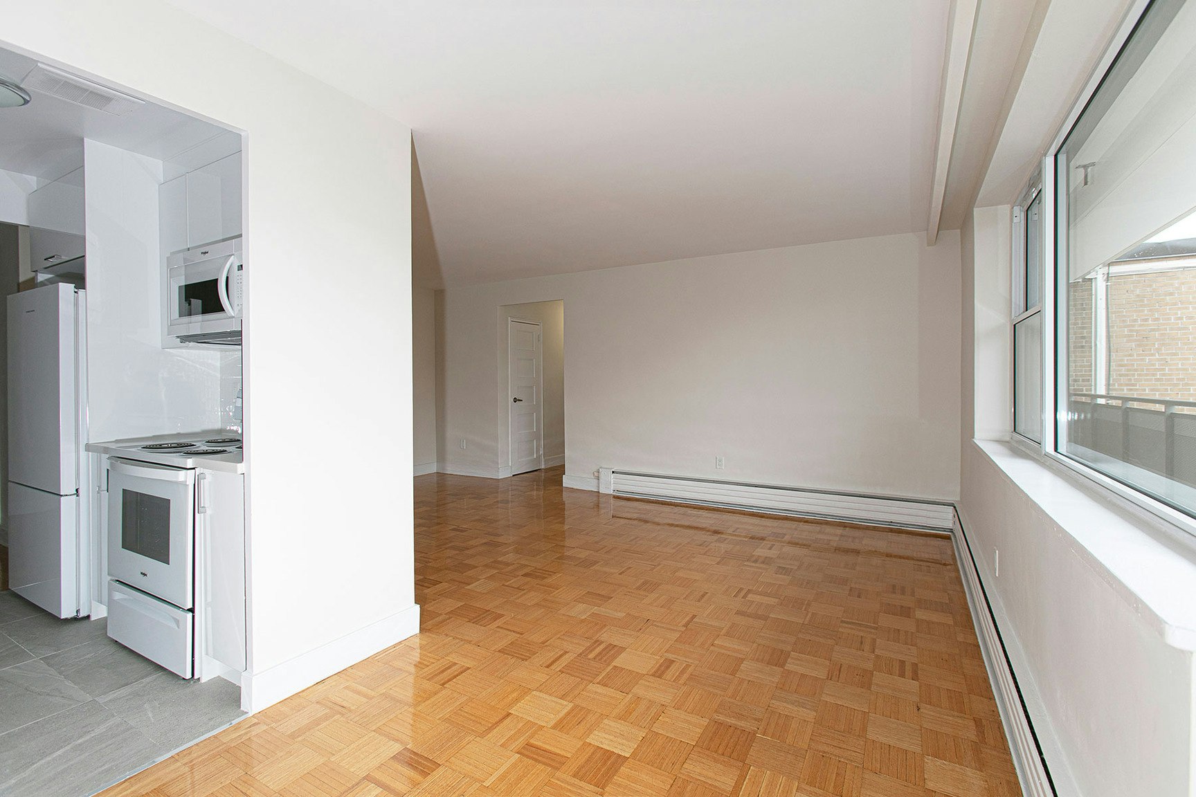 2 Grandstand Place, Toronto, ON, M4H 1E2 - 4