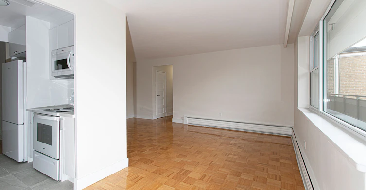 2 Grandstand Place, Toronto, ON, M4H 1E2 - 4
