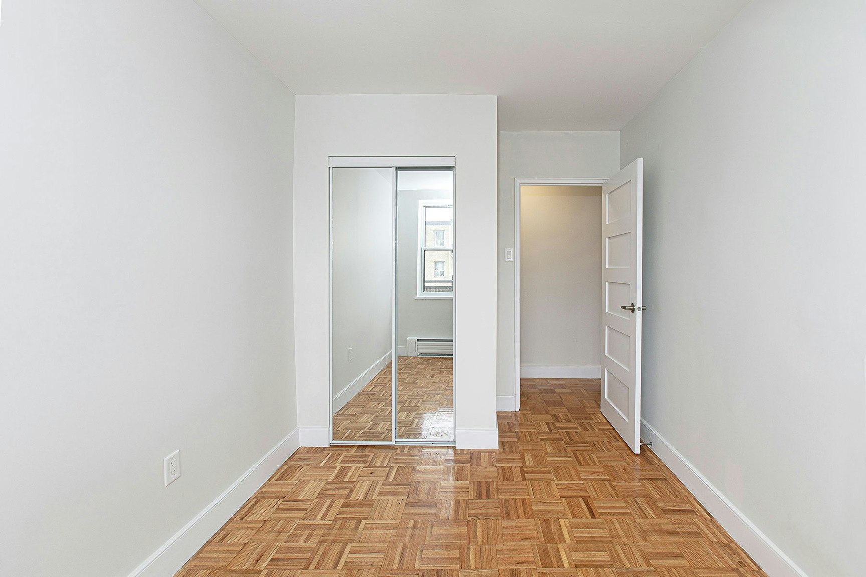 2 Grandstand Place, Toronto, ON, M4H 1E2 - 6